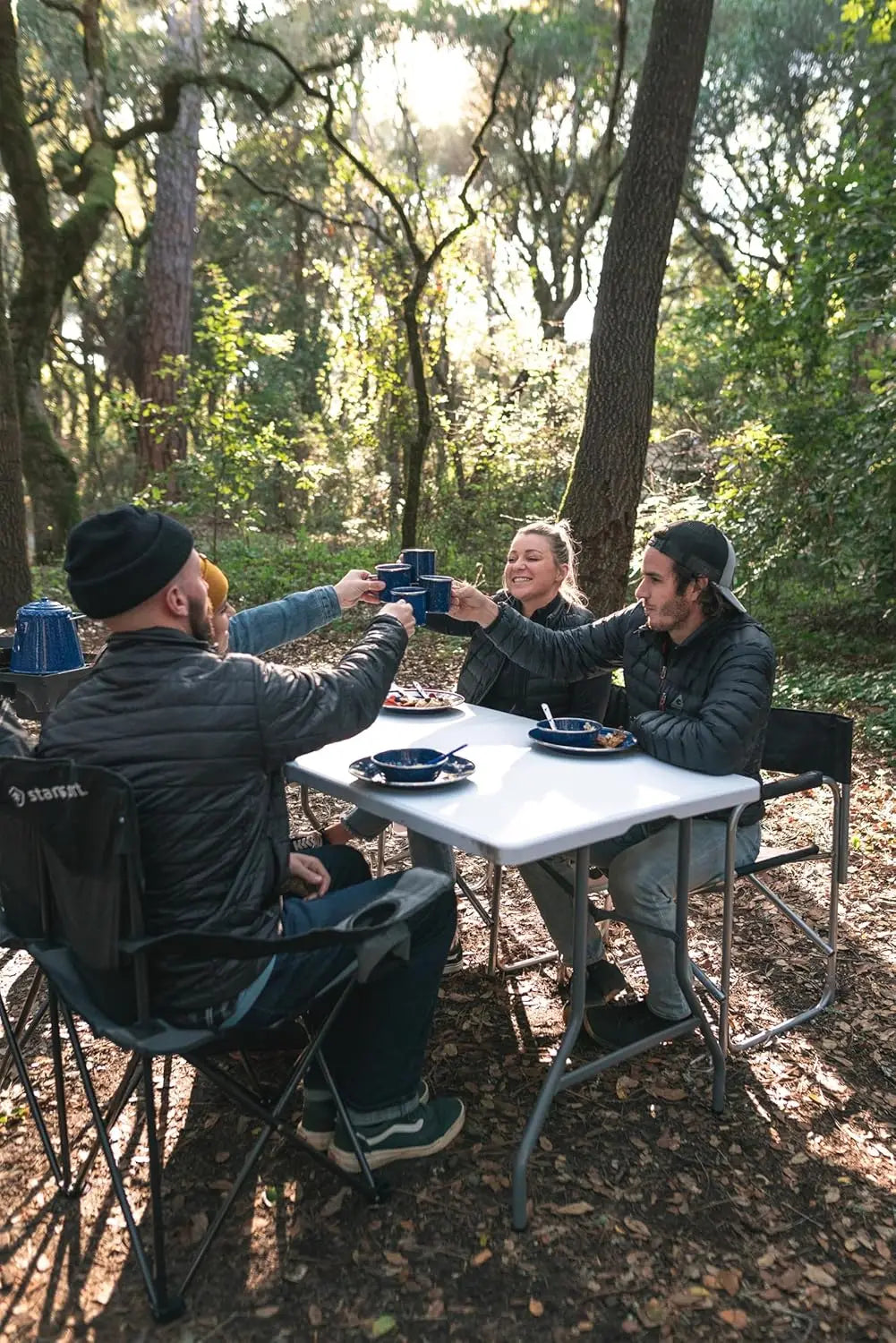 Camping Enamel Tableware Set For Four People Lightweight And Durable
