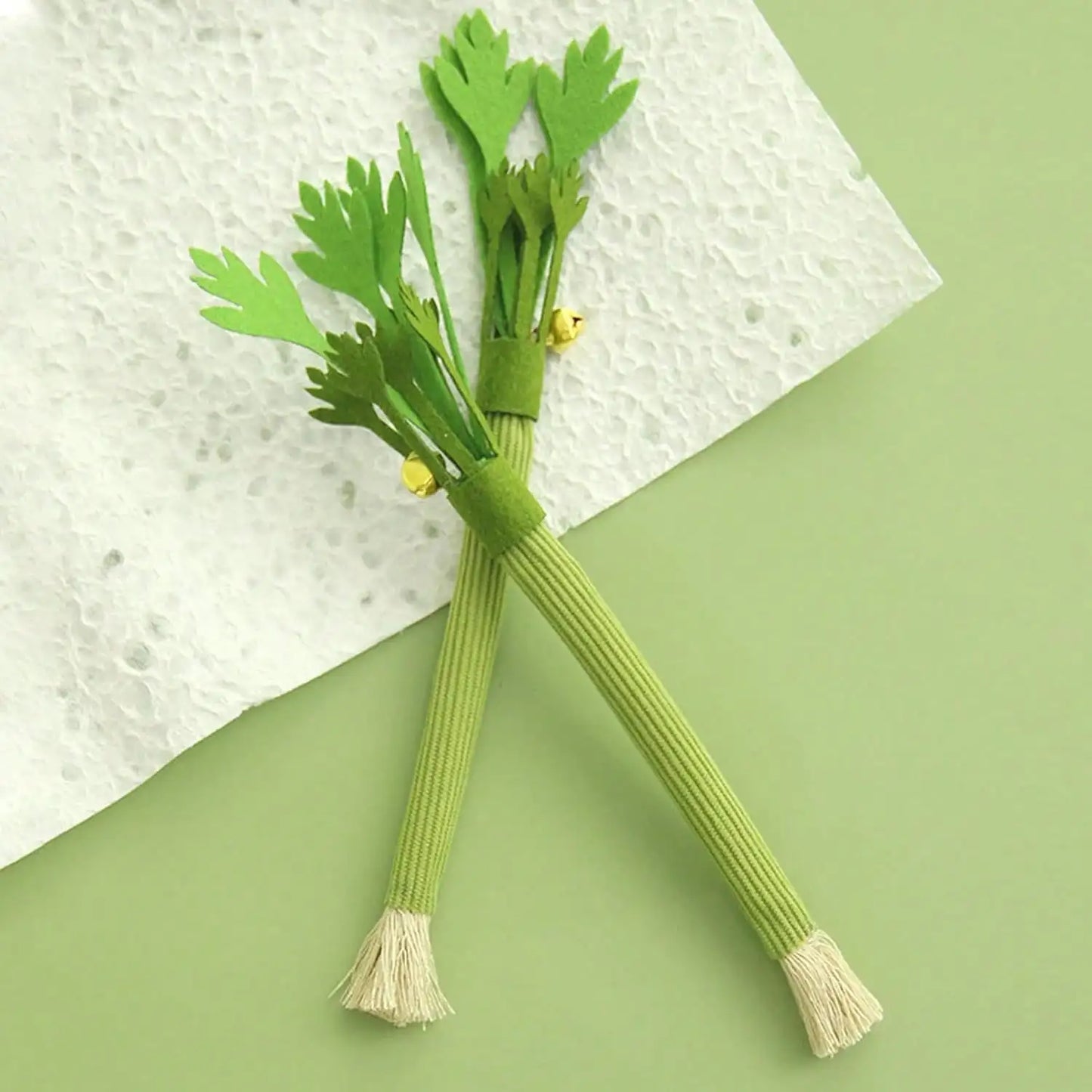 Realistic Celery And Silvervine Cat Toy With Bell Durable